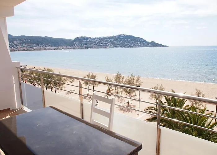 Miramar 15b Апартаменты Росас